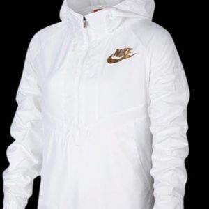 NWT RARE girls Nike white windbreaker/windrunner